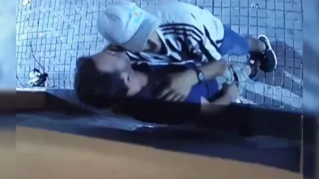 Los delincuentes fueron filmados cuando intentaban robar en un local en zona sur