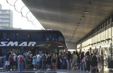 Imagen de Explotó la demanda de pasajes a Brasil y Chile en la Terminal de Ómnibus