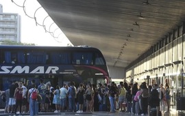 Imagen de Explot&oacute; la demanda de pasajes a Brasil y Chile en la Terminal de &Oacute;mnibus