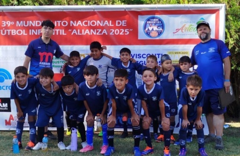 Imagen de La categoría 2016 de A.S.A.C. obtuvo el 2º puesto en el Mundialito de Arteaga.