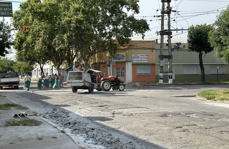 Imagen de Plan de Bacheo: Inició la obra en calles Islas Malvinas y Rivadavia.