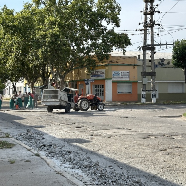 Imagen de Plan de Bacheo: Inició la obra en calles Islas Malvinas y Rivadavia.