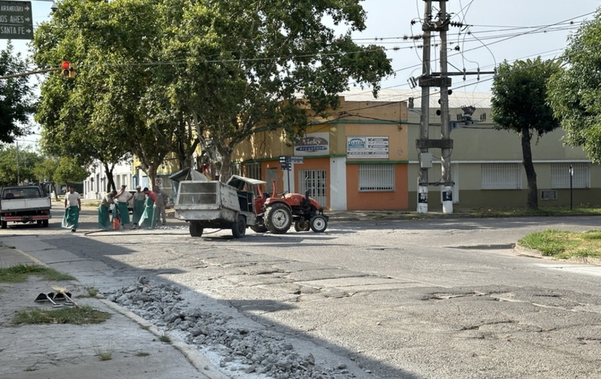 Imagen de Plan de Bacheo: Inició la obra en calles Islas Malvinas y Rivadavia.