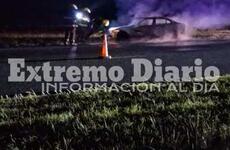 Imagen de Incendio de un automóvil sobre autopista