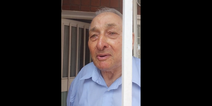 El hombre de 83 años se lamentó por lo ocurrido, dijo que entraron cuando dormían.