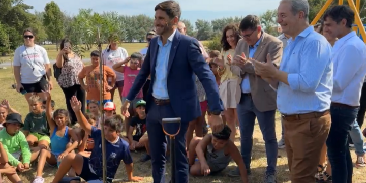 Junto al intendente Daniel Tonelli y demás funcionarios, recorrieron la Escuela de Verano que se desarrolla en Central.