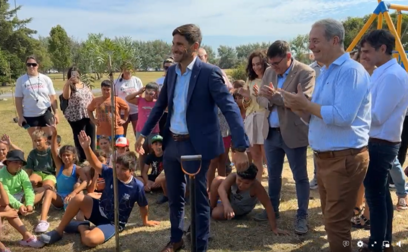 Junto al intendente Daniel Tonelli y demás funcionarios, recorrieron la Escuela de Verano que se desarrolla en Central.