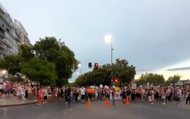 La movilización reunió a nutrido grupo en Roca y el río. (X/@mlpr84)
