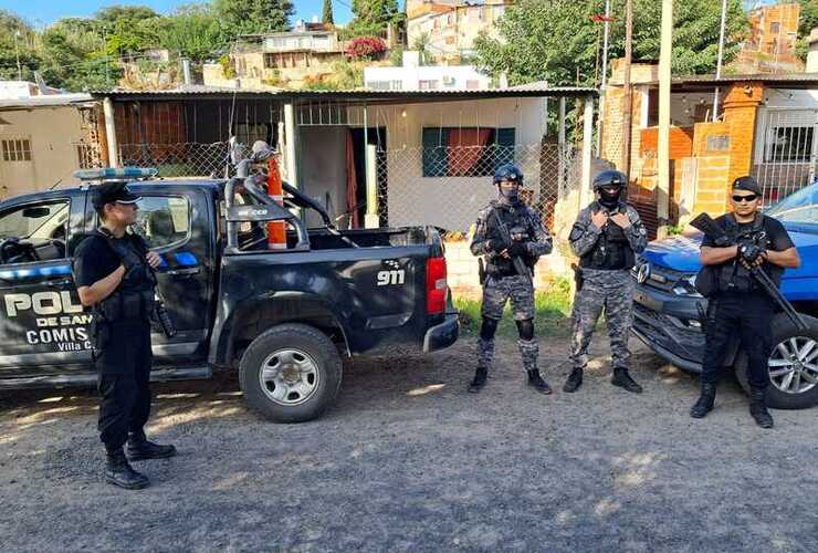 Imagen de Procedimientos policiales en Villa Constitución: cuatro personas aprehendidas, uno era buscado desde mayo de 2024