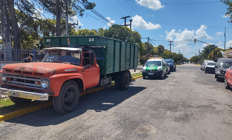Imagen de Pueblo Esther: detienen a tres rosarinos que robaban autopartes de veh&iacute;culos estacionados