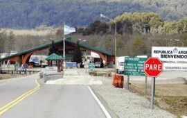 Imagen de Pretend&iacute;a cruzar a Chile con su esposa muerta en el auto para cobrar la jubilaci&oacute;n, pero fue detenido por Gendarmer&iacute;a