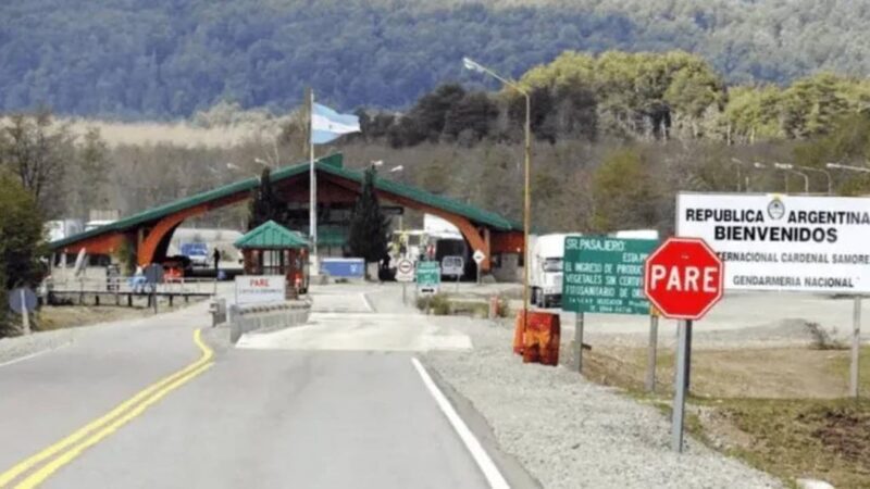 Imagen de Pretend&iacute;a cruzar a Chile con su esposa muerta en el auto para cobrar la jubilaci&oacute;n, pero fue detenido por Gendarmer&iacute;a