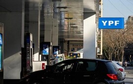 El precio de los combustibles subió 2 por ciento a pesar de que el Gobierno postergó el alza de un impuesto. (Alan Monzón/Rosario3)