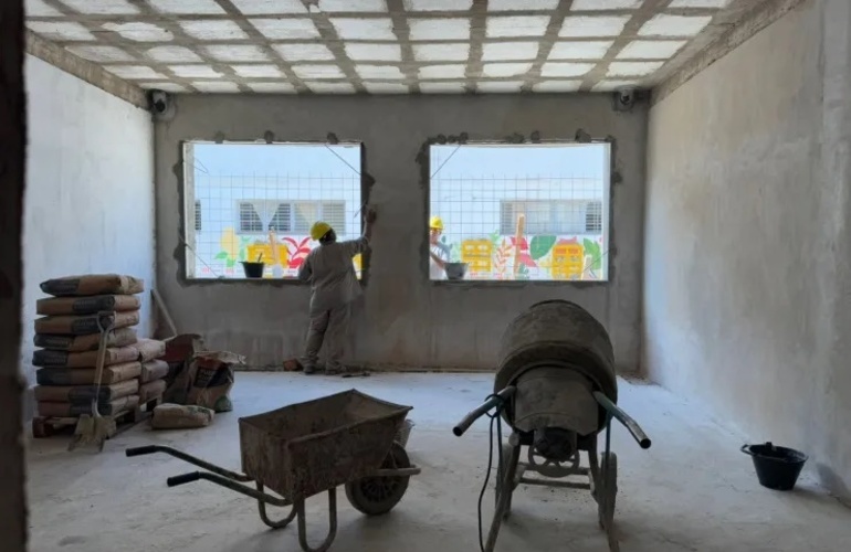 Las obras en los diferentes establecimientos educativos de la provincia construidos en el marco del Programa 1000 Aulas cuentan con una inversi&oacute;n de 18 mil millones.