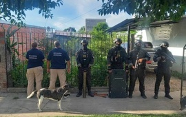 La Polic&iacute;a allan&oacute; una casa en Villa Gobernador G&aacute;lvez por la amenaza a una familia de Alvear