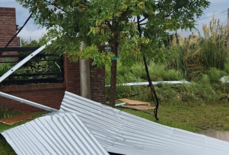 En Roldán hubo importantes destrozos por la tormenta.