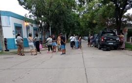 La tensi&oacute;n que se viv&iacute;a en el interior se trasladaba a la calle. (Portal P&eacute;rez)