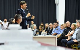 Imagen de Pullaro: Mientras yo sea gobernador nunca más los delincuentes se van a sentir los dueños de la calle