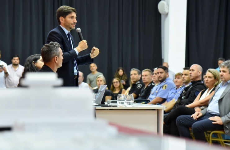 Imagen de Pullaro: �Mientras yo sea gobernador nunca m&aacute;s los delincuentes se van a sentir los due&ntilde;os de la calle�