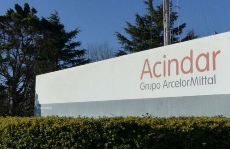 Imagen de La siderúrgica Acindar anunció la suspensión escalonada de casi 1.000 empleados por la caída en la producción de acero