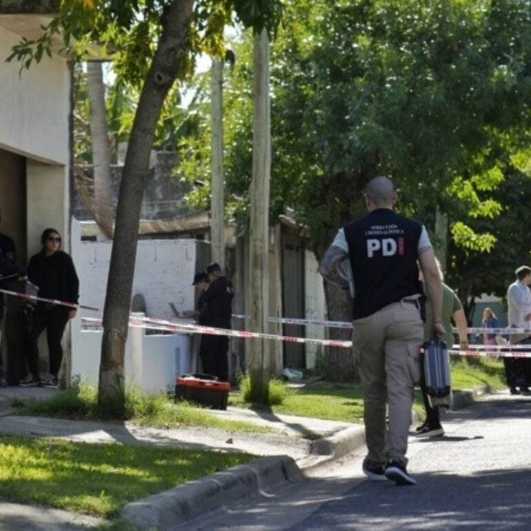 La joven fue baleada pasadas las 7 de este martes en Prusia y Provincias Unidas. (Alan Monzón/Rosario3)