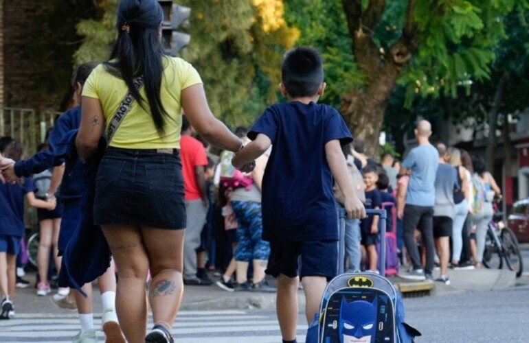 La Provincia quiere a los chicos en las escuelas este lunes. (Archivo/Rosario3)