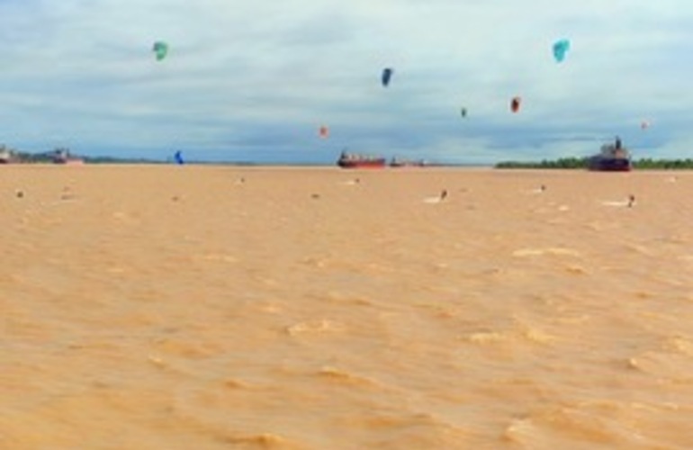 Imagen de Jornada de Kitesurf en el Rowing Club.