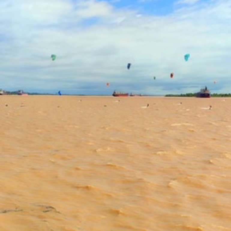 Imagen de Jornada de Kitesurf en el Rowing Club.