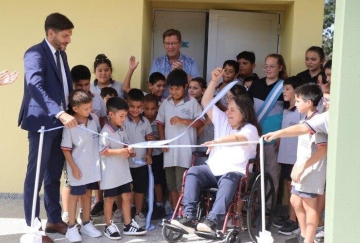 Pullaro participó este lunes del inicio del ciclo lectivo en la Escuela N.º 6132 Margarita Bustos de Ovietta de Colonia Angeloni,.