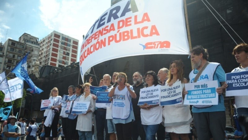 La Ctera se moviliz&oacute; este lunes en Buenos Aires, en el marco de la jornada de paro.
