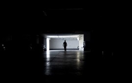 Una gran parte de Chile permanecía sin energía eléctrica durante este martes a la tarde.