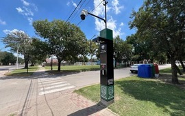 Imagen de Roldán: Instalaron 10 tótems de seguridad cerca de escuelas