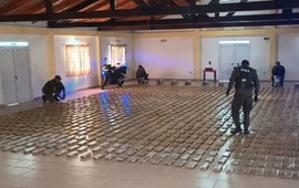 Imagen de Incautaron m&aacute;s de una tonelada de droga en un cami&oacute;n