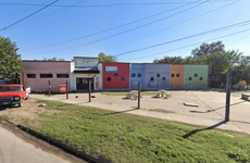 El frente del centro de Salud donde se vendían los medicamentos robados. (Captura StreetView)