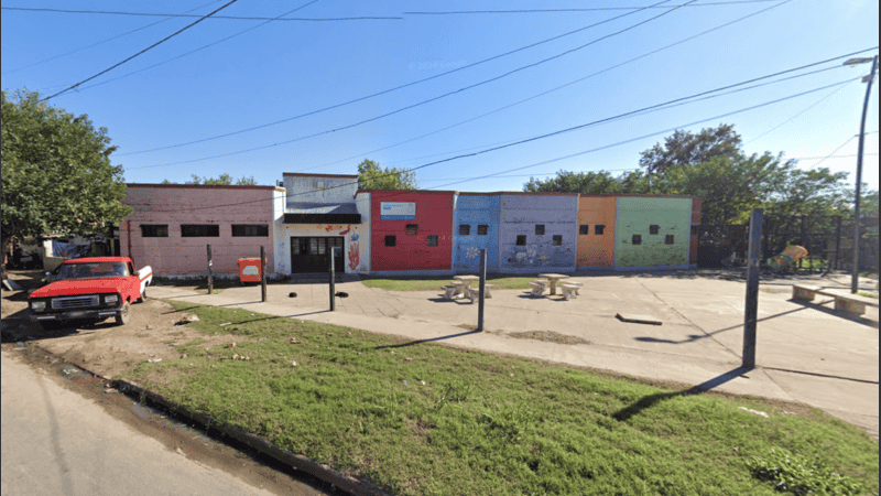 El frente del centro de Salud donde se vendían los medicamentos robados. (Captura StreetView)