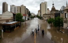 Imagen de Temporal en Bahía Blanca: ascienden a 12 los muertos y más de 1.300 evacuados