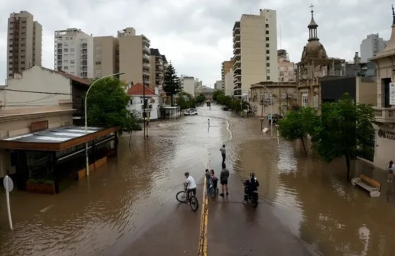 Imagen de Temporal en Bahía Blanca: ascienden a 12 los muertos y más de 1.300 evacuados