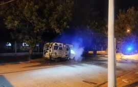 Imagen de Juárez Celman al 1100: Incendio de vehículo