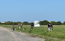 Imagen de Por reclamo de vecinos, cortaron pastizales largos en Dacunto y Sarmiento.