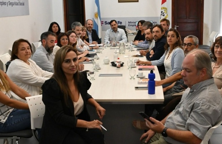 Imagen de El Gobierno Provincial tuvo un nuevo encuentro paritario con gremios de Salud