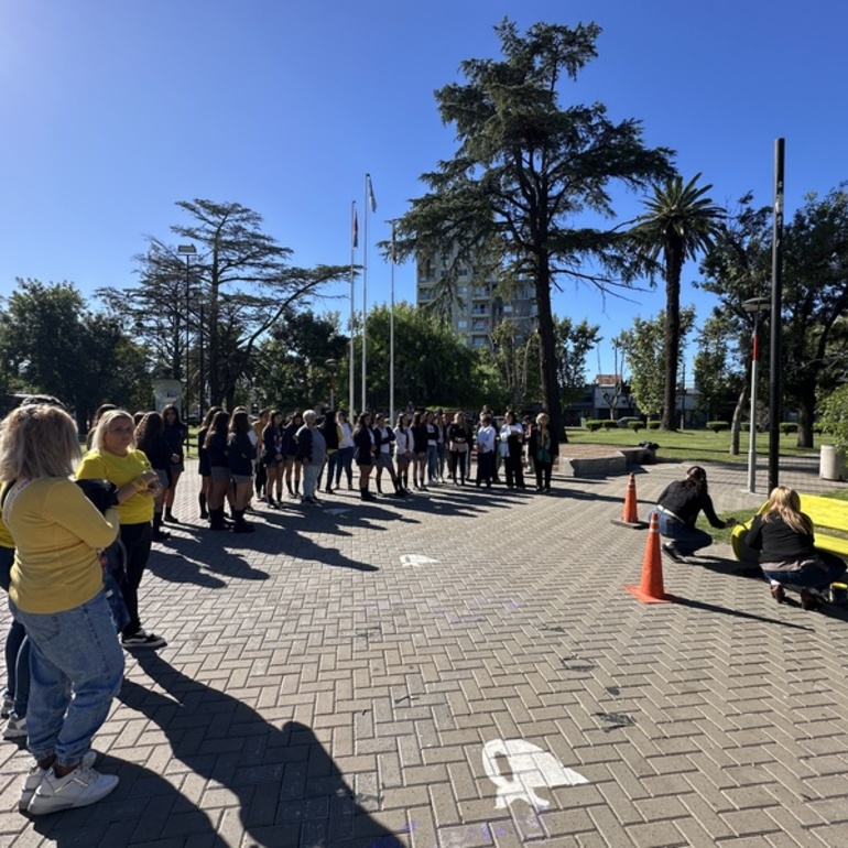 Imagen de Marzo Amarillo: Hoy Día Mundial de la Endometriosis y acto en la plaza 9 de Julio.