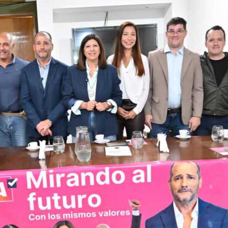 Imagen de Clara García: "Unidos tiene candidatos que representan una alternativa de futuro en cada localidad del Departamento San Lorenzo"