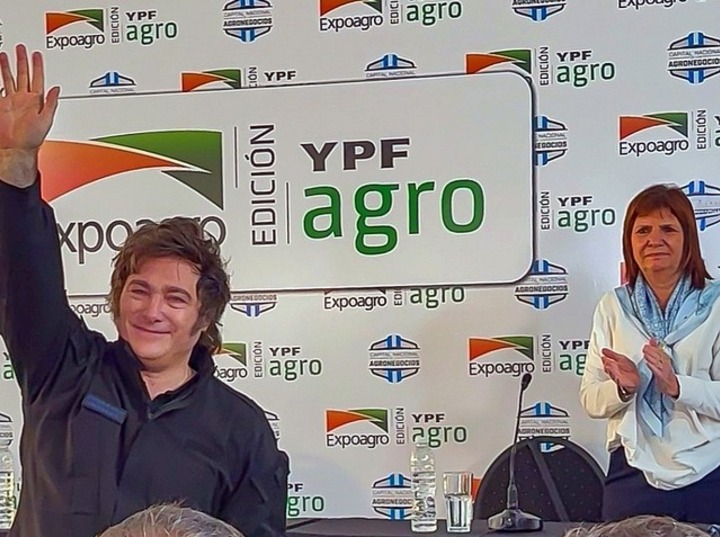 Imagen de Milei cerró Expoagro en modo campaña tras la represión a jubilados: «Me vine acompañado de gente que irrita zurdos»