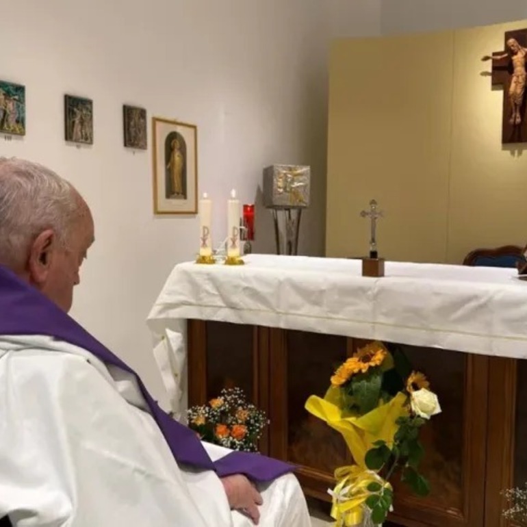 Imagen de El Vaticano difundió la primera foto del papa Francisco tras más de un mes de internación