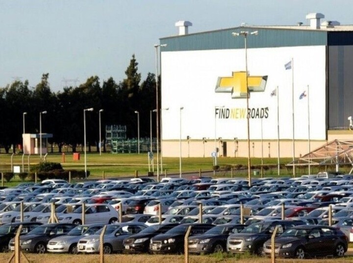 Por una caída en la ventas, General Motors ofrece retiros voluntarios en la planta de Alvear