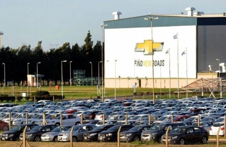 Por una ca&iacute;da en la ventas, General Motors ofrece retiros voluntarios en la planta de Alvear