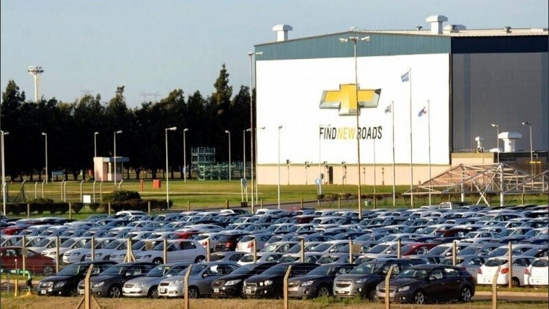 Por una ca&iacute;da en la ventas, General Motors ofrece retiros voluntarios en la planta de Alvear