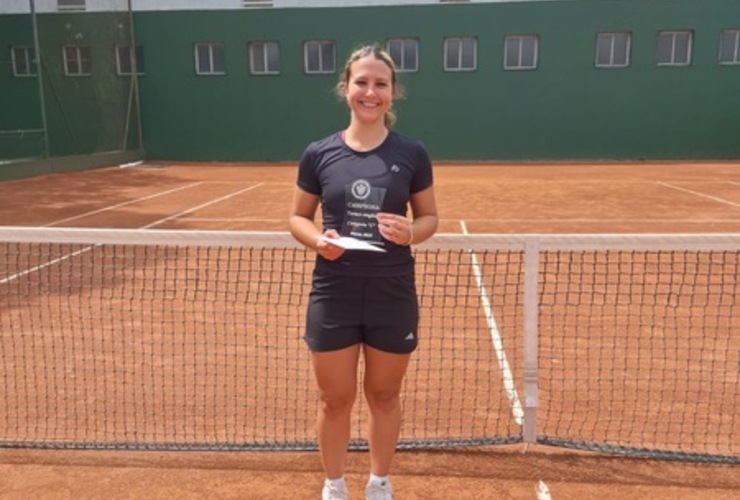 Imagen de Ludmila Ascierto, Campeona del Torneo de Tenis de Damas de Uni&oacute;n.