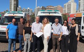 El acto de entrega se hizo en el Monumento a la Bandera.