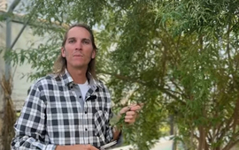 Imagen de Taller de repelente natural con plantas en el vivero comunal